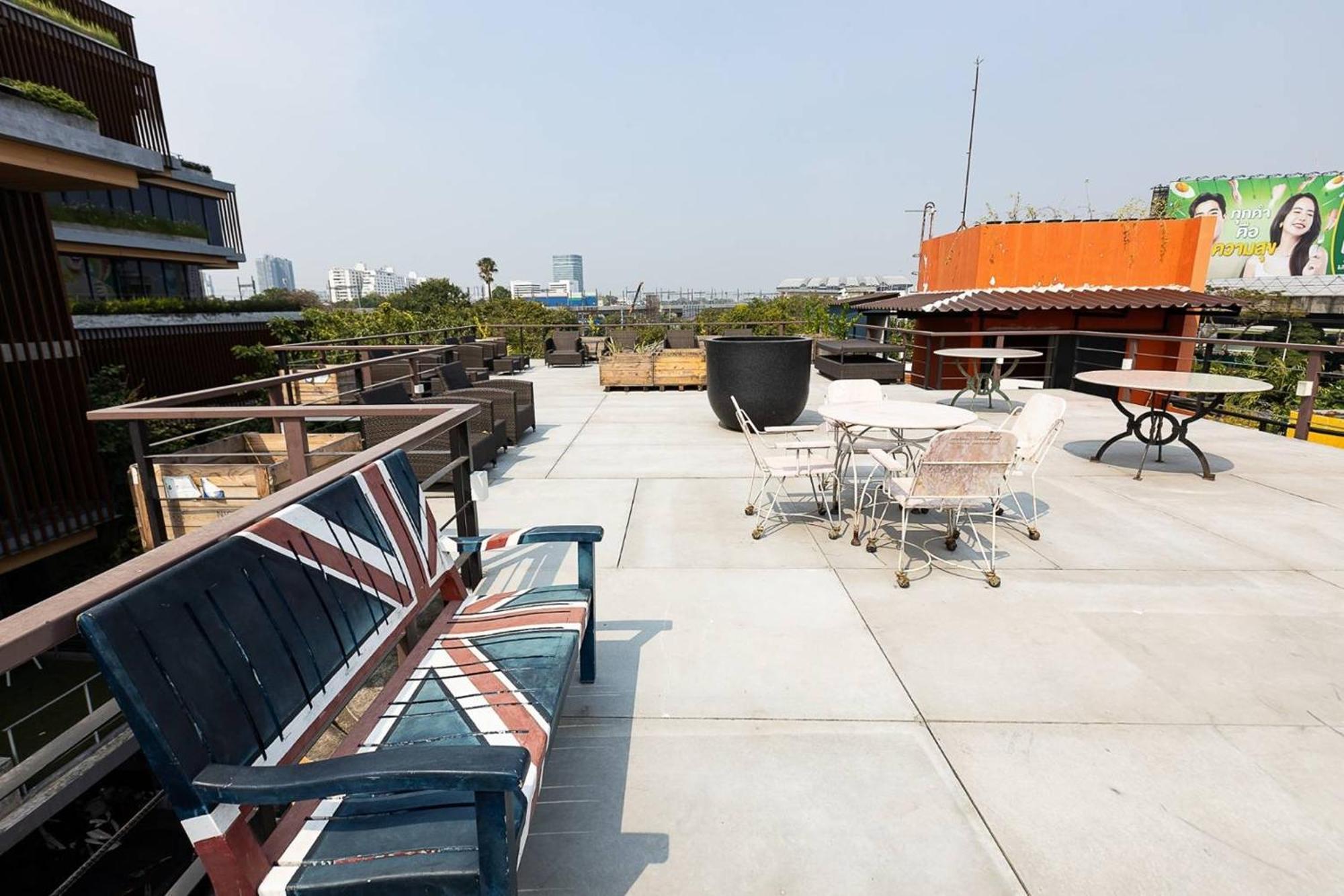 Orange Lodge Bangkok Exterior photo