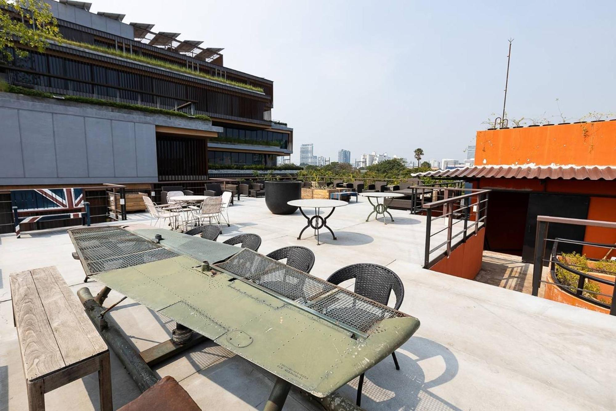 Orange Lodge Bangkok Exterior photo