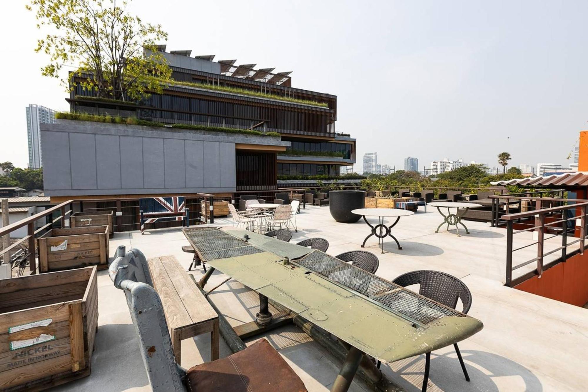 Orange Lodge Bangkok Exterior photo